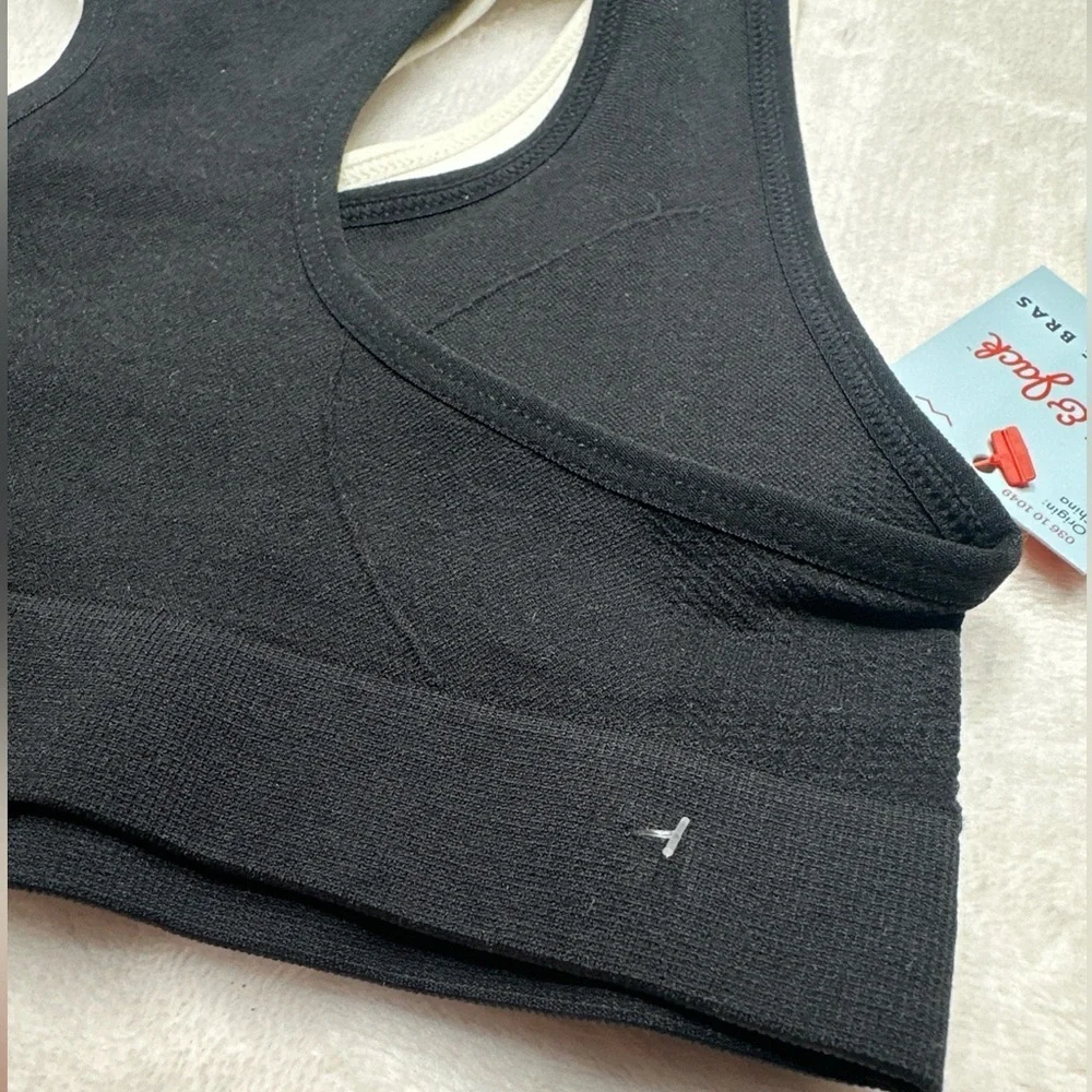 Cat & Jack Girls Sport bra seamless Pullover Black  & white 2pk Size S
